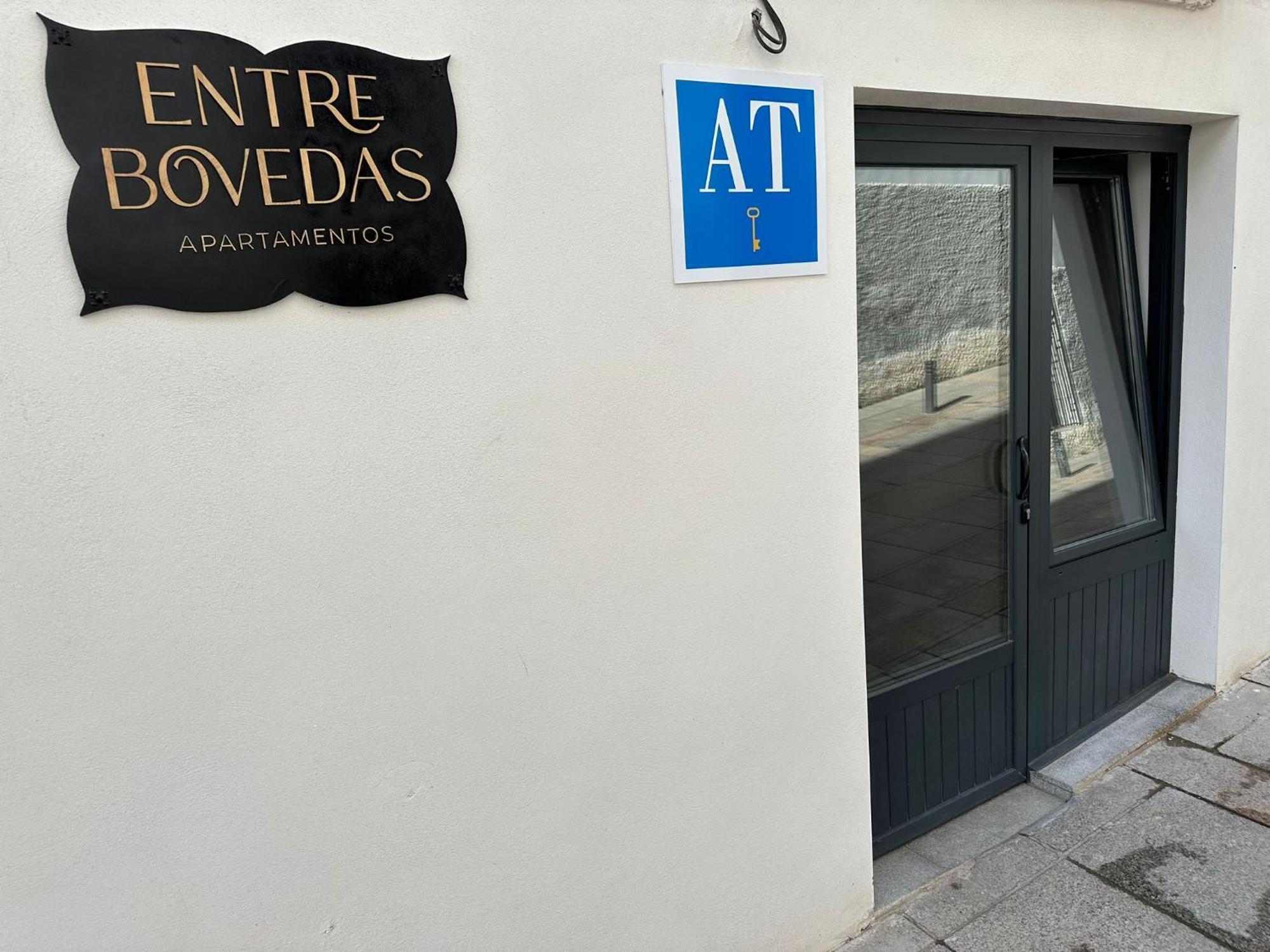 Entre Bovedas Caces Exterior foto